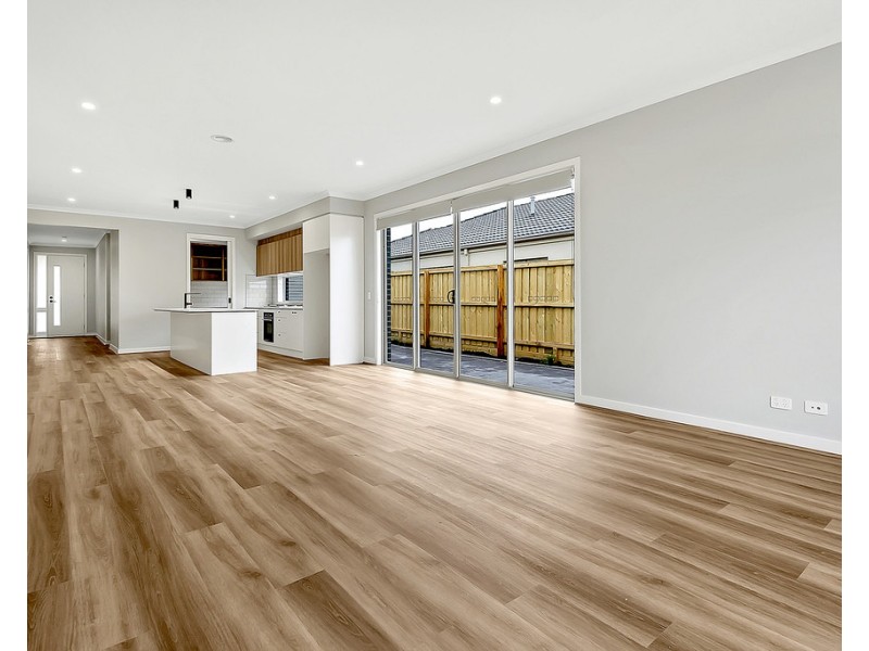 27 Cardamon Avenue, Mickleham VIC 3064