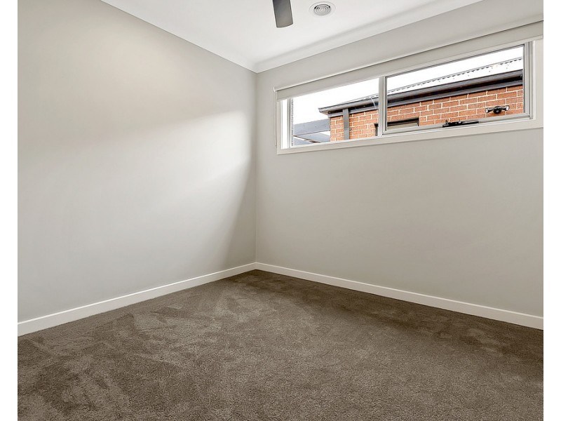 27 Cardamon Avenue, Mickleham VIC 3064