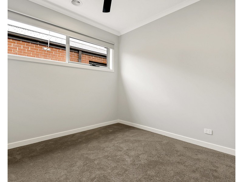 27 Cardamon Avenue, Mickleham VIC 3064