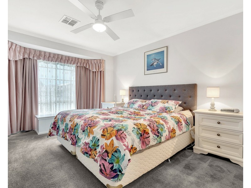 8 Pembroke Crescent, Craigieburn VIC 3064