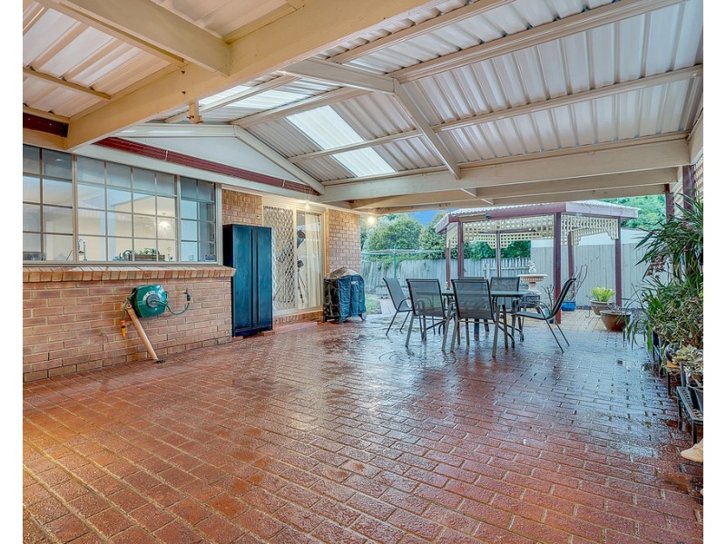 8 Pembroke Crescent, Craigieburn VIC 3064