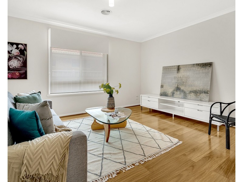 10 Woodlea Crescent, Craigieburn VIC 3064