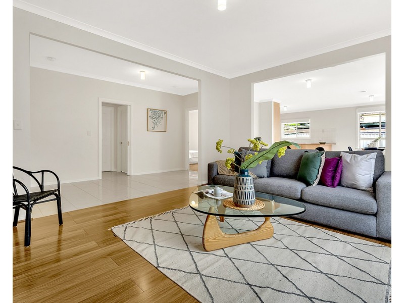 10 Woodlea Crescent, Craigieburn VIC 3064