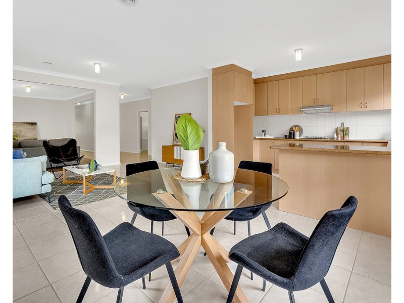 10 Woodlea Crescent, Craigieburn VIC 3064