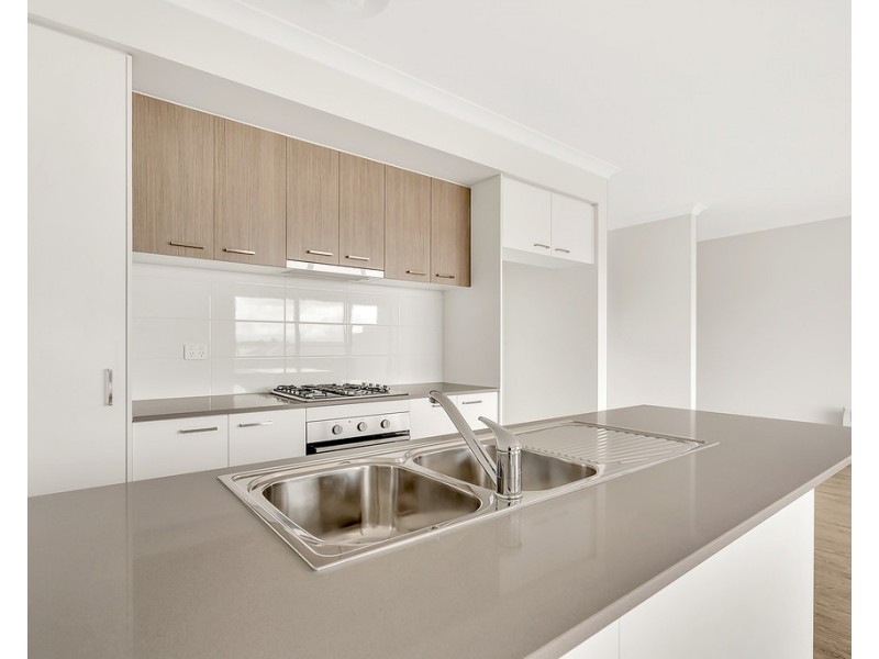 8 Ganges Road, Craigieburn VIC 3064