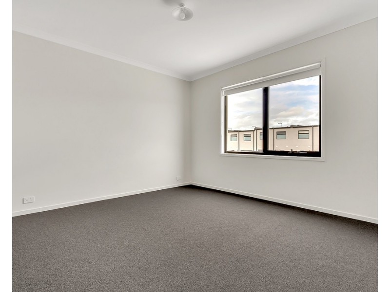 8 Ganges Road, Craigieburn VIC 3064