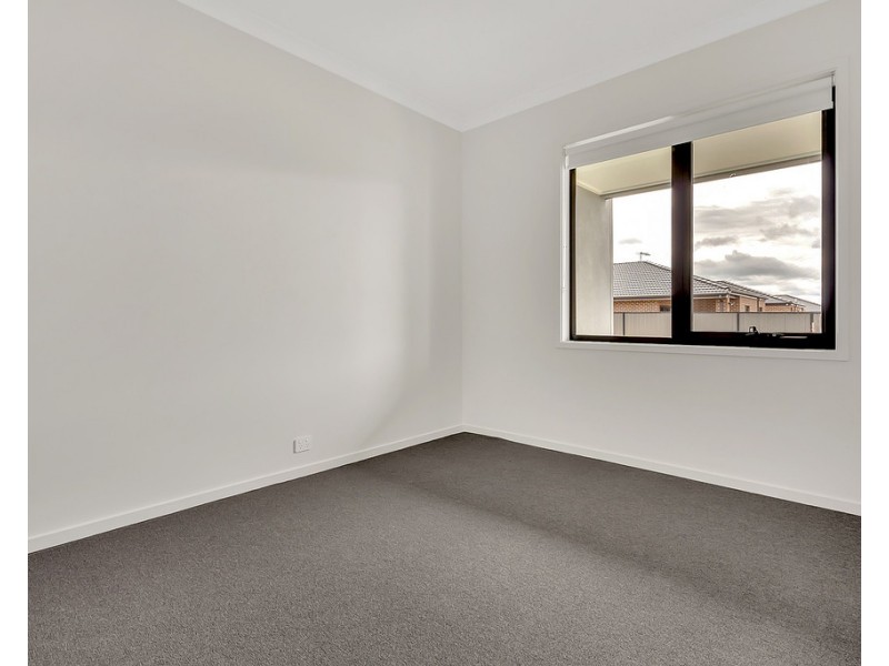 8 Ganges Road, Craigieburn VIC 3064
