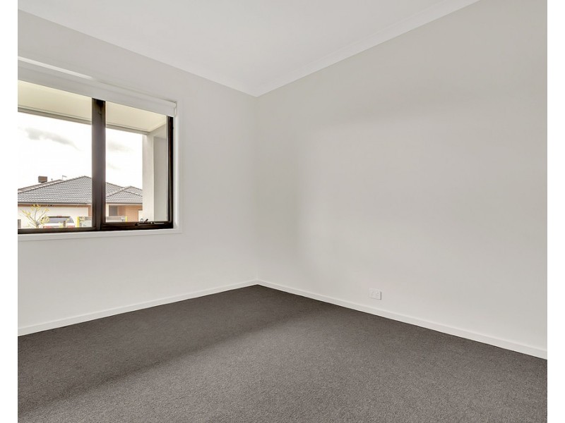 8 Ganges Road, Craigieburn VIC 3064
