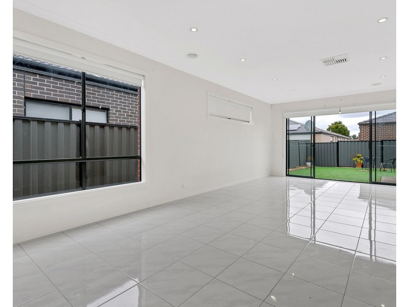 24 Bottlebrush Road, Craigieburn VIC 3064