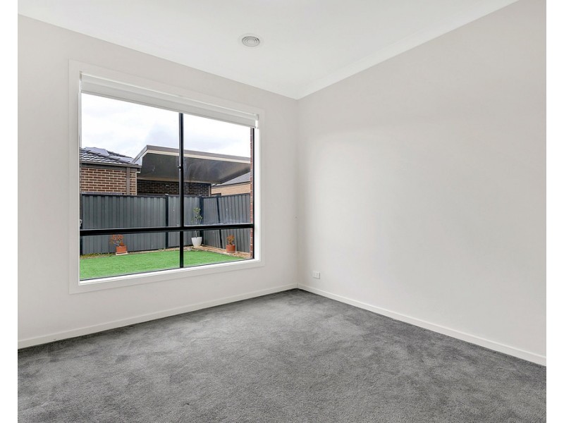 24 Bottlebrush Road, Craigieburn VIC 3064
