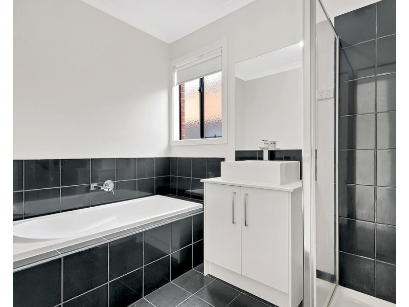 24 Bottlebrush Road, Craigieburn VIC 3064