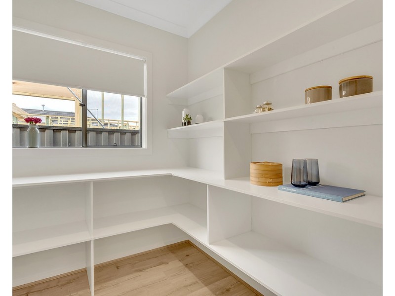 25 Oresund Drive, Craigieburn VIC 3064