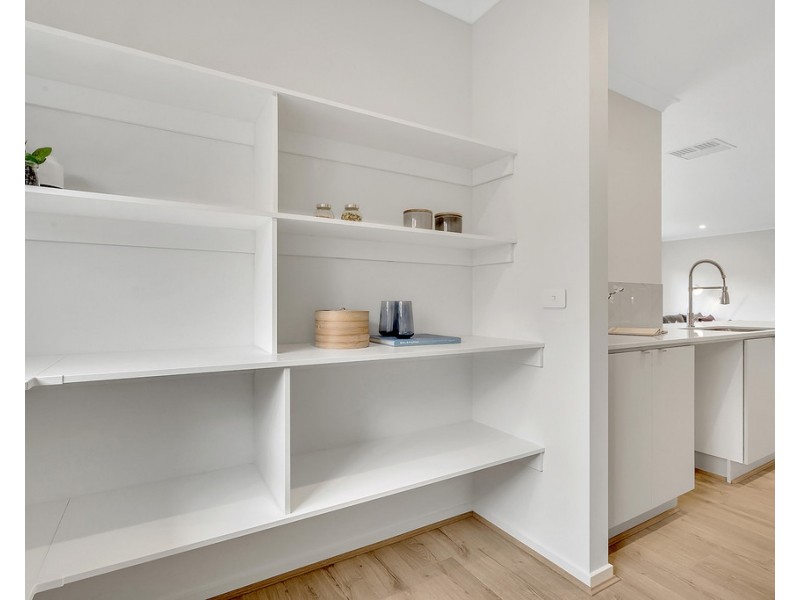 25 Oresund Drive, Craigieburn VIC 3064