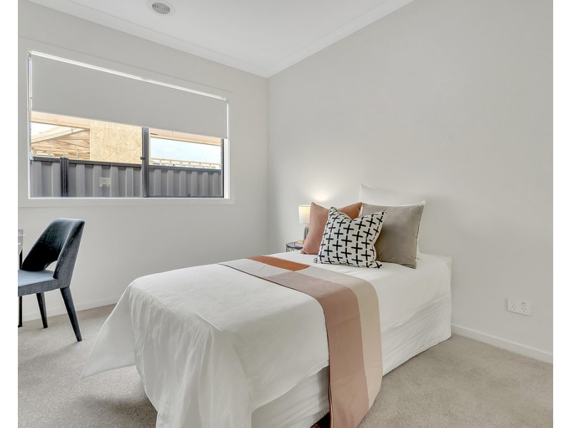 25 Oresund Drive, Craigieburn VIC 3064