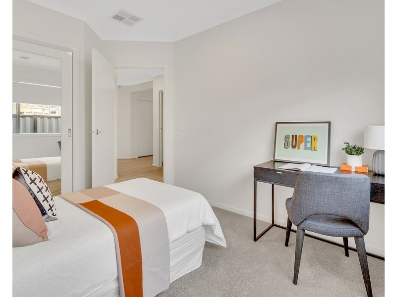 25 Oresund Drive, Craigieburn VIC 3064