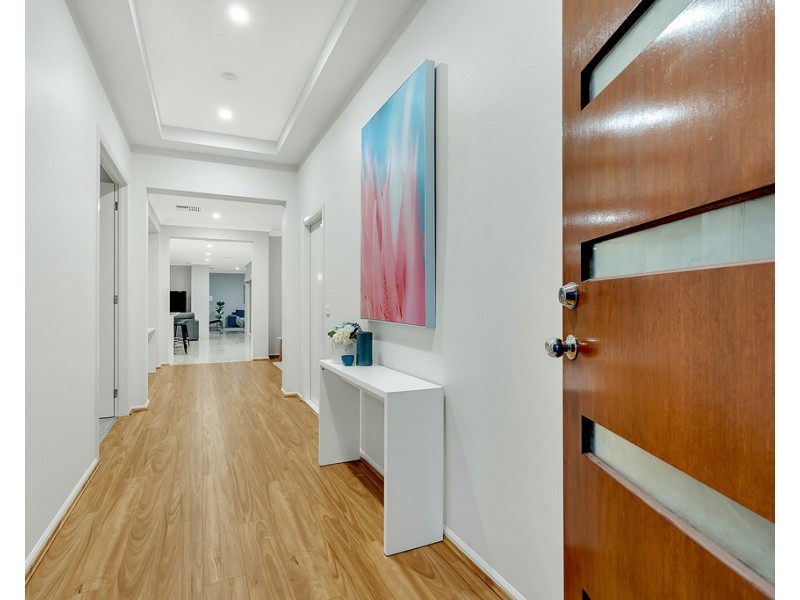 3 Gippsland Way, Craigieburn VIC 3064