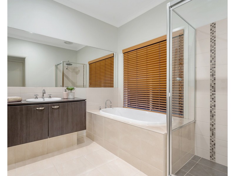 3 Gippsland Way, Craigieburn VIC 3064