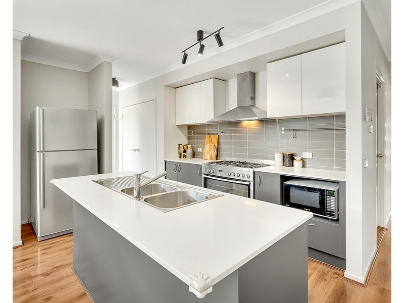 12 Falkland Road, Craigieburn VIC 3064