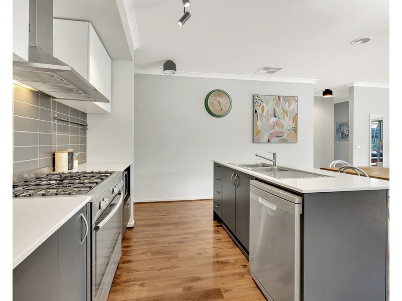 12 Falkland Road, Craigieburn VIC 3064