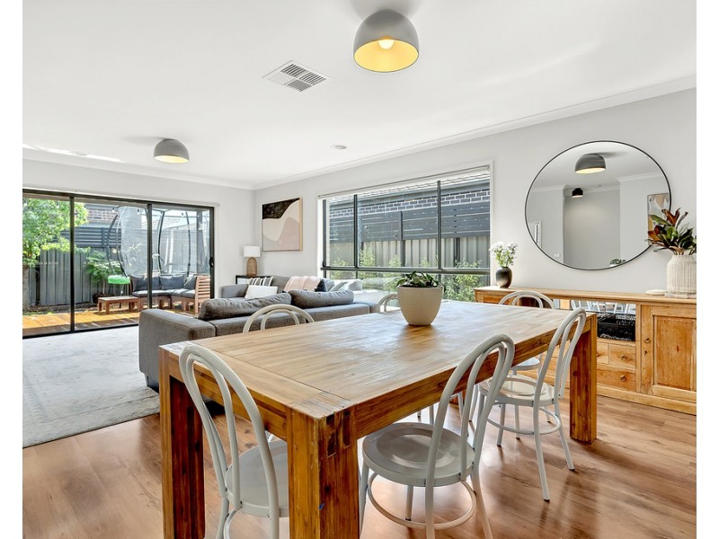 12 Falkland Road, Craigieburn VIC 3064