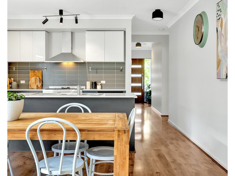 12 Falkland Road, Craigieburn VIC 3064