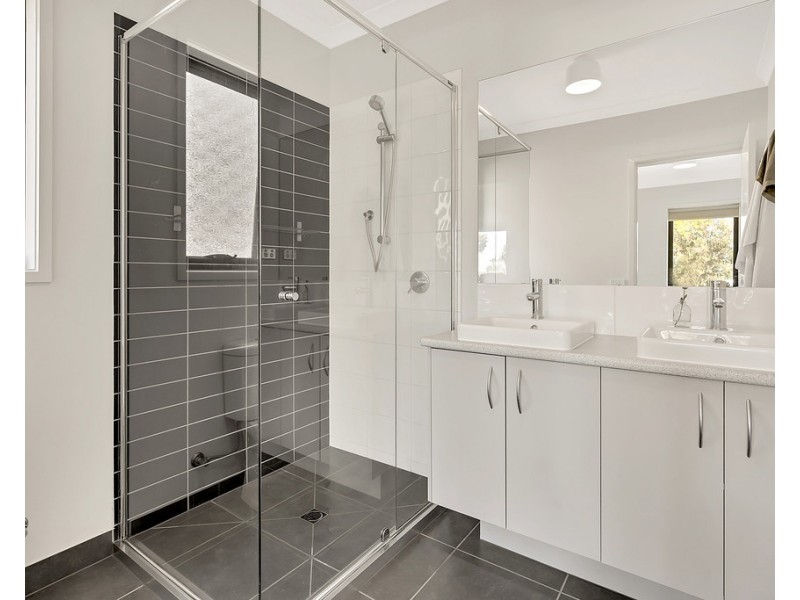 12 Falkland Road, Craigieburn VIC 3064