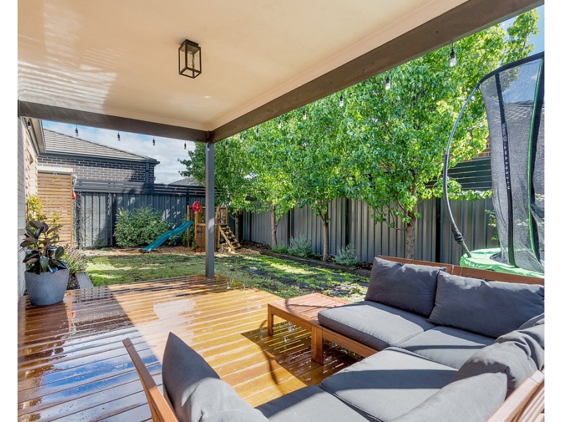12 Falkland Road, Craigieburn VIC 3064