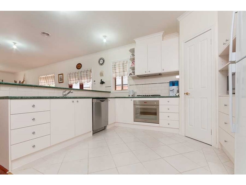 5 Deauville Green, Craigieburn VIC 3064