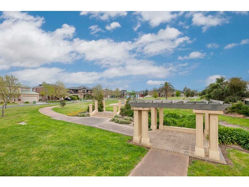 5 Deauville Green, Craigieburn VIC 3064