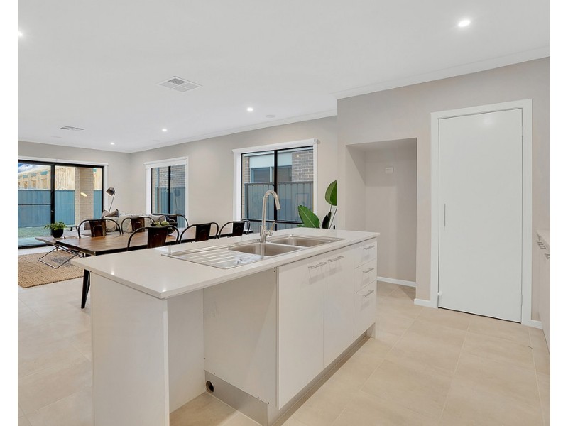 35 Whistler Circuit, Kalkallo VIC 3064