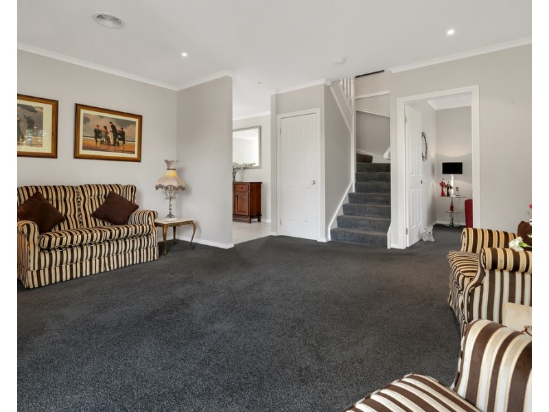 2/57-59 Yarcombe Crescent, Craigieburn VIC 3064