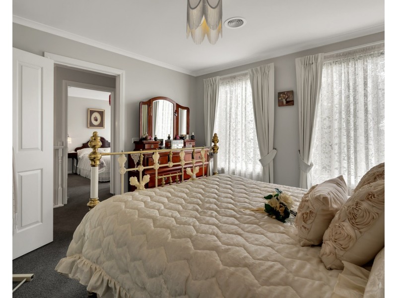 2/57-59 Yarcombe Crescent, Craigieburn VIC 3064