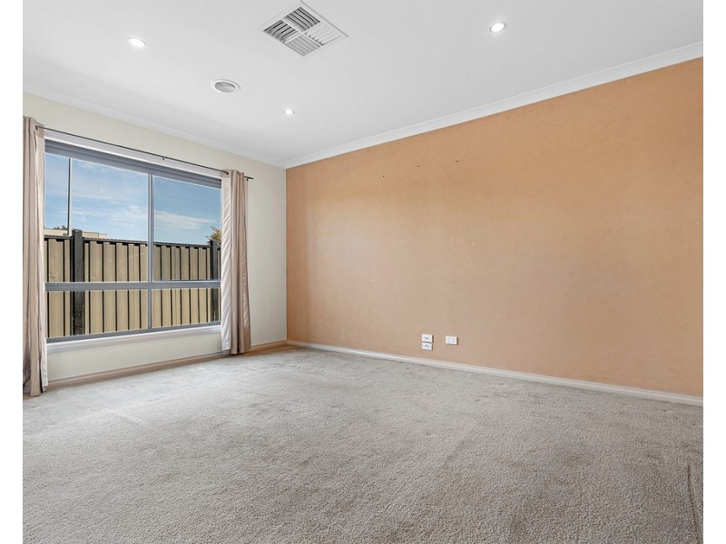 74 Corringa Way, Craigieburn VIC 3064