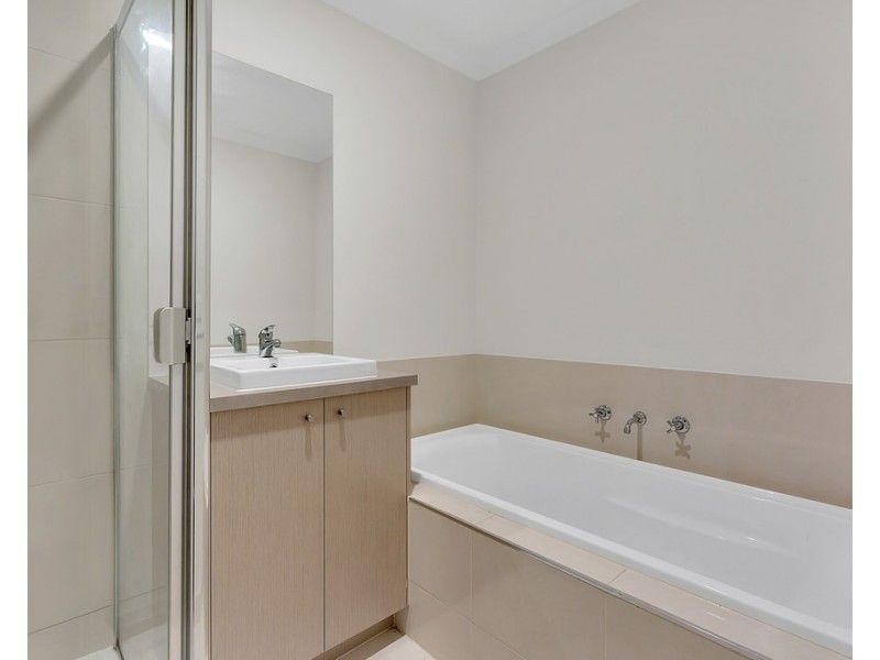 20 Fouz Street, Roxburgh Park VIC 3064