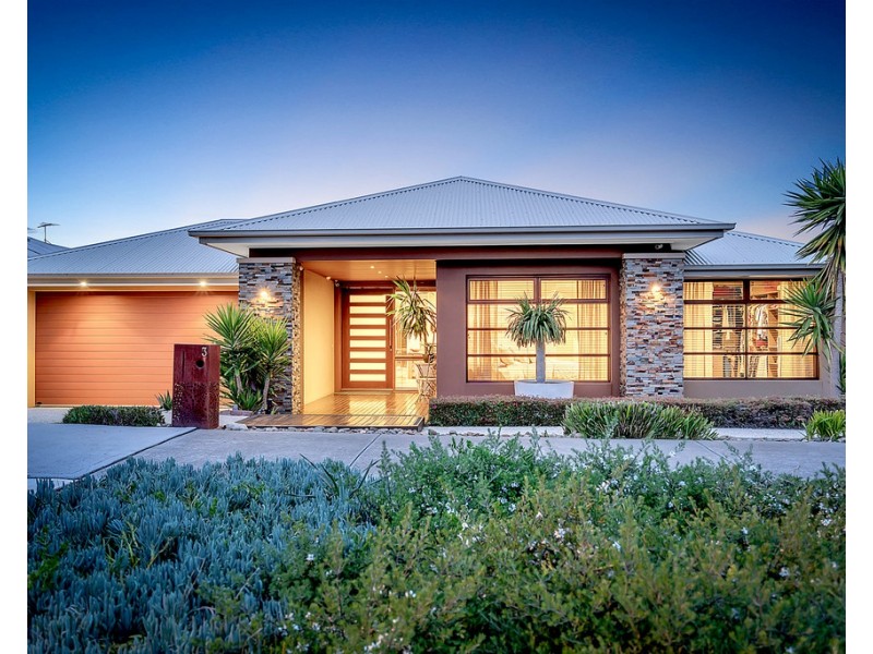 3 Bridgehaven Drive, Craigieburn VIC 3064