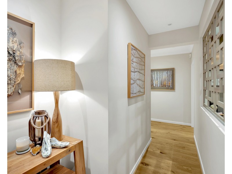 3 Bridgehaven Drive, Craigieburn VIC 3064