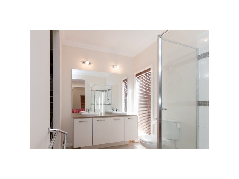 31 Royal Terrace, Craigieburn VIC 3064