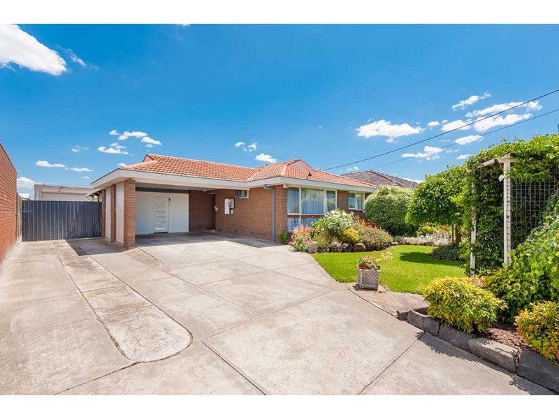 33 Bank Street, Craigieburn VIC 3064