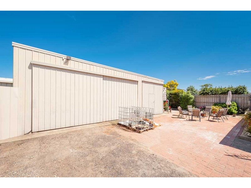 33 Bank Street, Craigieburn VIC 3064