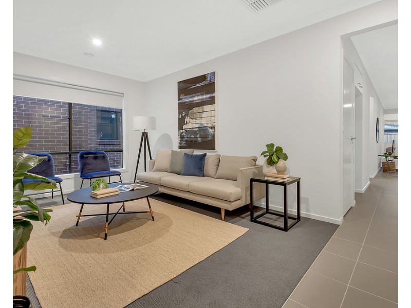 8 Artful Street, Donnybrook VIC 3064