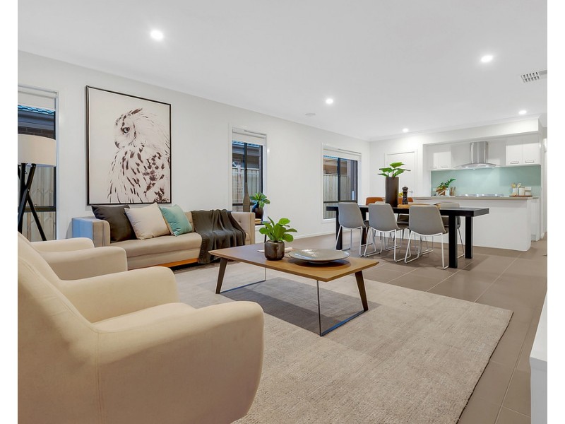 8 Artful Street, Donnybrook VIC 3064