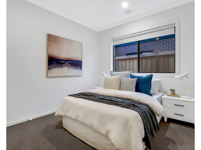 8 Artful Street, Donnybrook VIC 3064