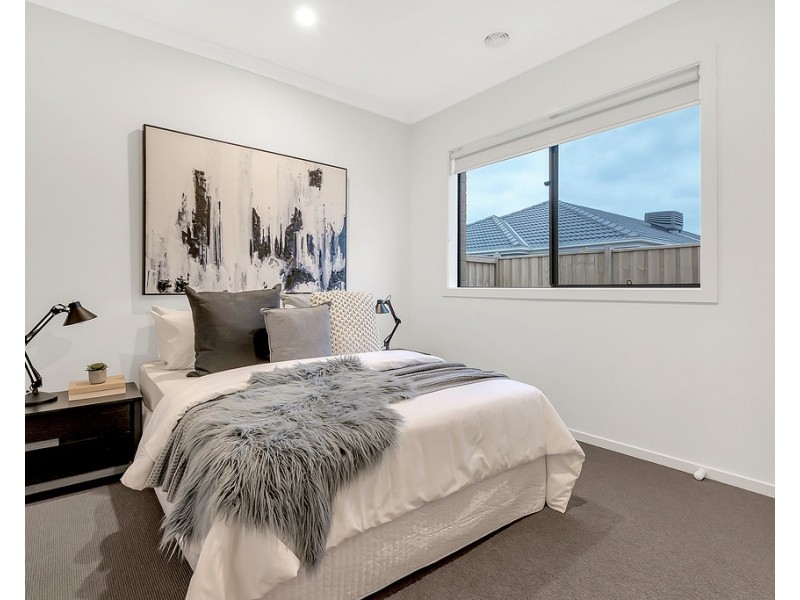 8 Artful Street, Donnybrook VIC 3064