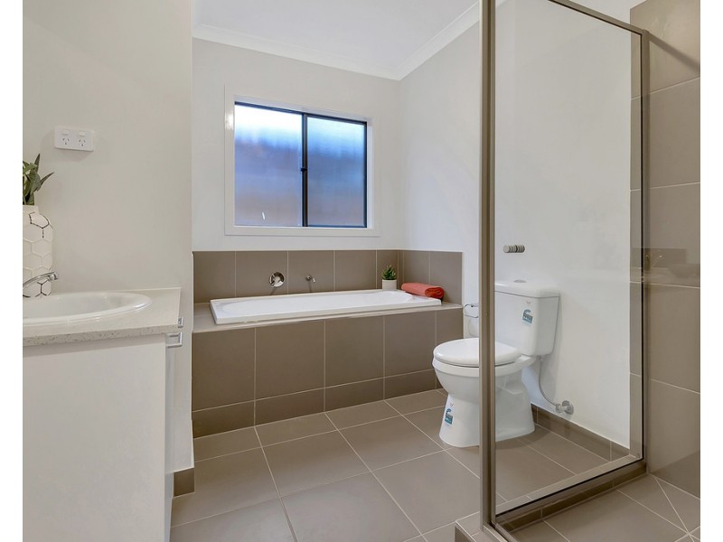 8 Artful Street, Donnybrook VIC 3064