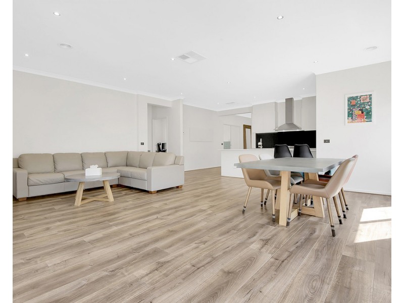 17 Docker Circuit, Mickleham VIC 3064