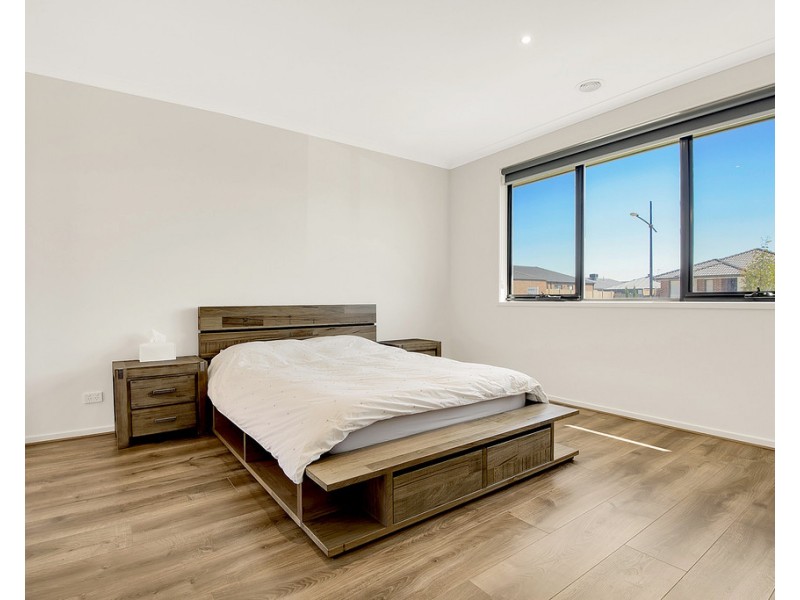 17 Docker Circuit, Mickleham VIC 3064