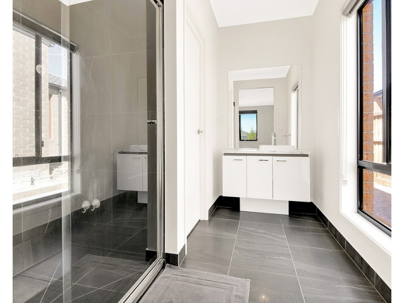 17 Docker Circuit, Mickleham VIC 3064