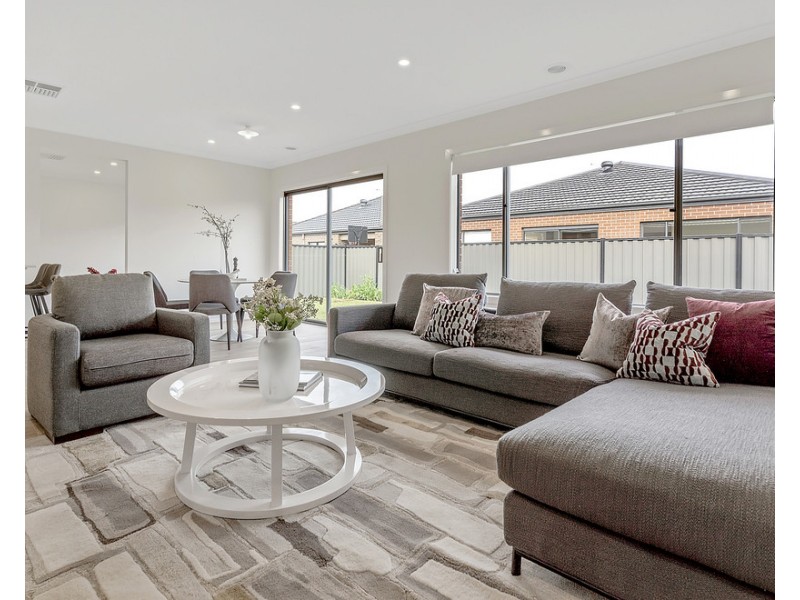 430 Brookfield Boulevard, Craigieburn VIC 3064