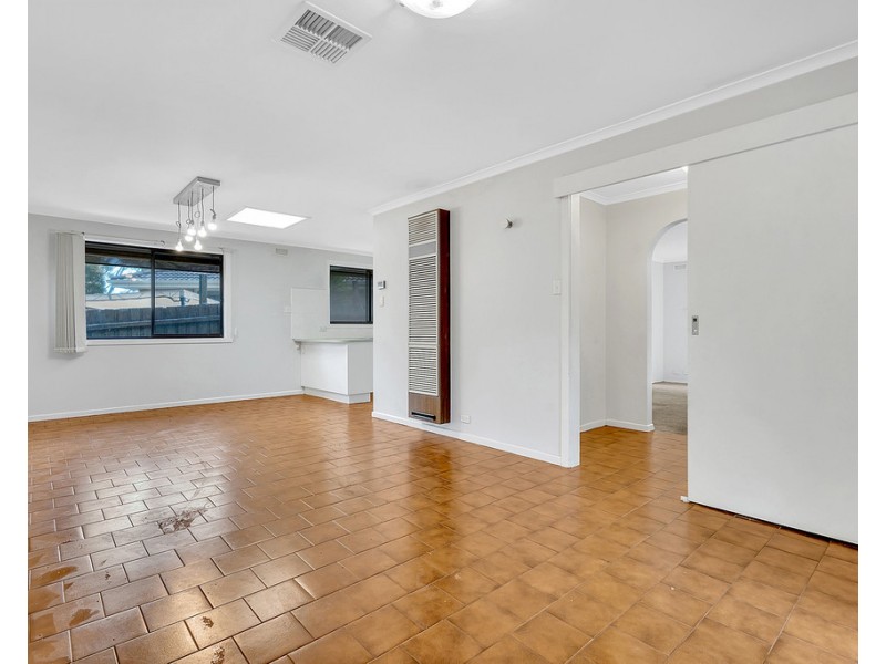 6 Perron Close, Craigieburn VIC 3064