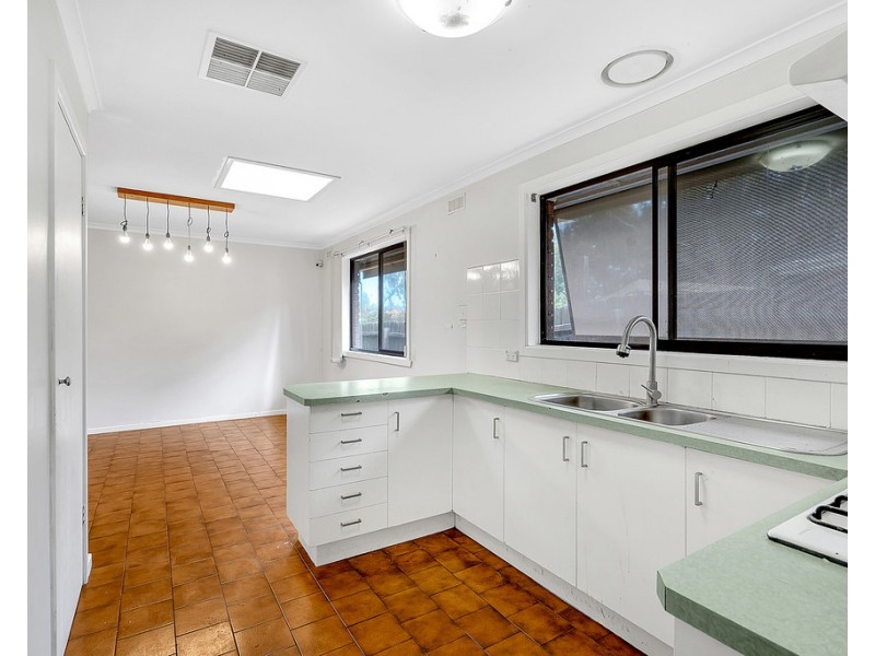 6 Perron Close, Craigieburn VIC 3064